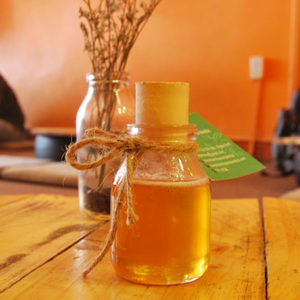 Alternative view of Mật ong rừng Đà lạt loại 2 lit/chai
